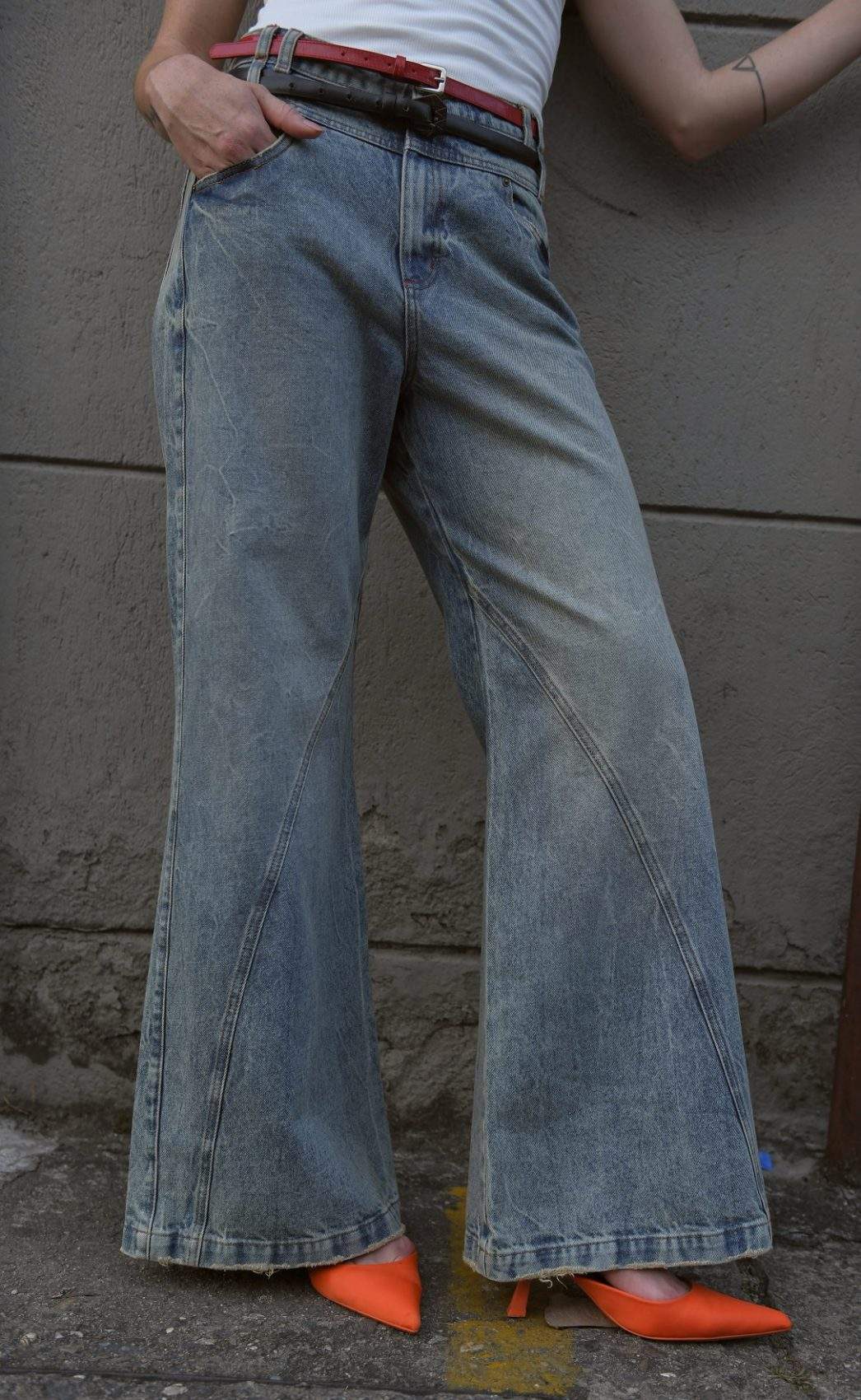 Jean Wide Leg Tiro Alto Cortes y Veteado Azul Medio Transversal Moda Femenino - Imagen 3