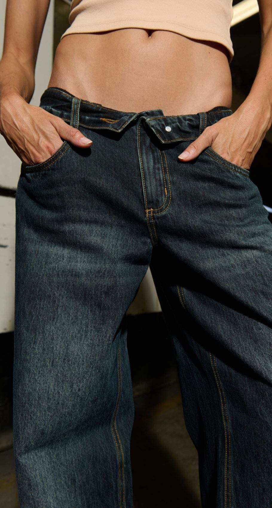 Jean Wide Leg Tiro Bajo Pretina Doblada y Spec Tex Azul Oscuro Impacto Moda Femenino - Imagen 4