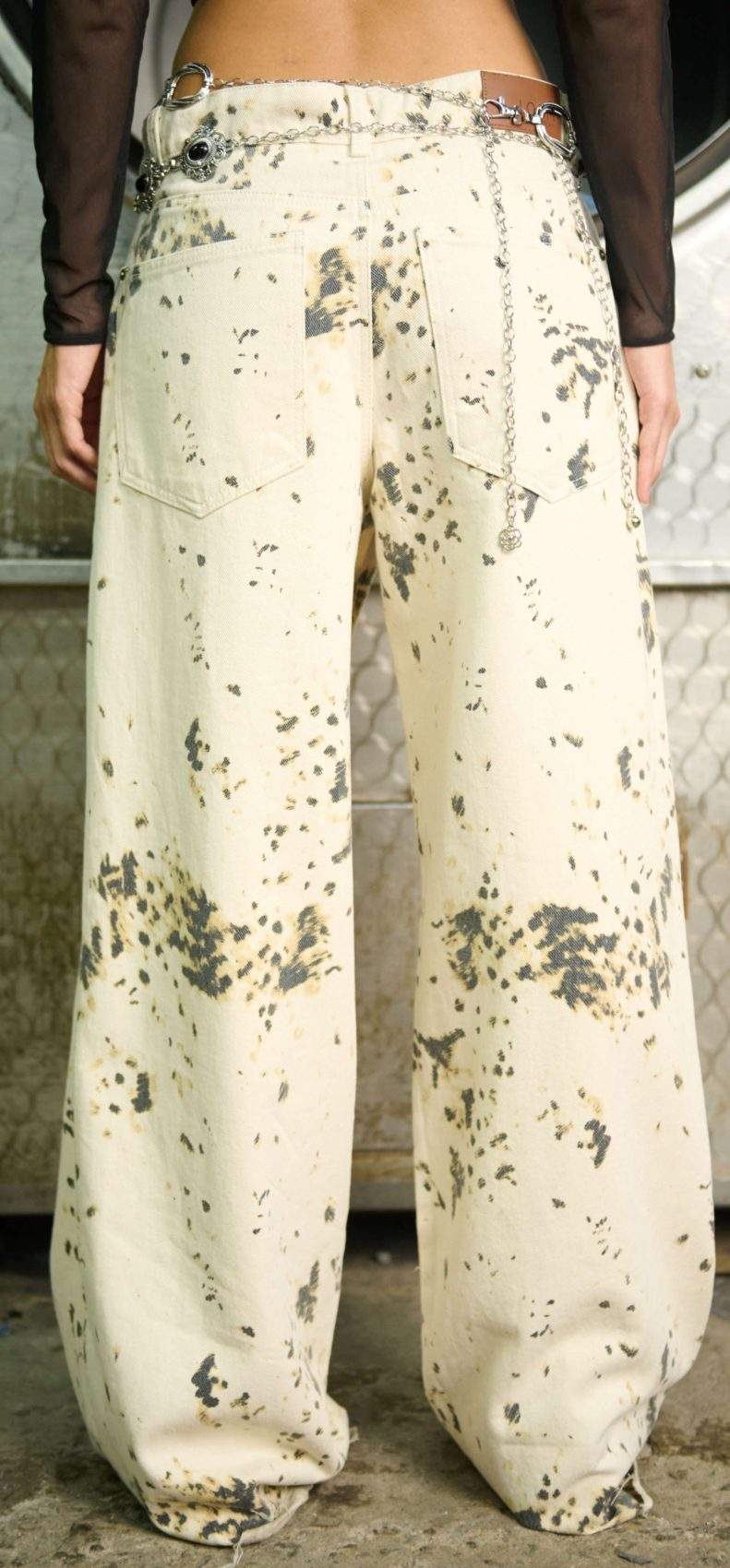 Jean Wide Leg Tiro Medio Marfil Pareo Estampado Distorsion Femenino Impacto Moda - Imagen 3