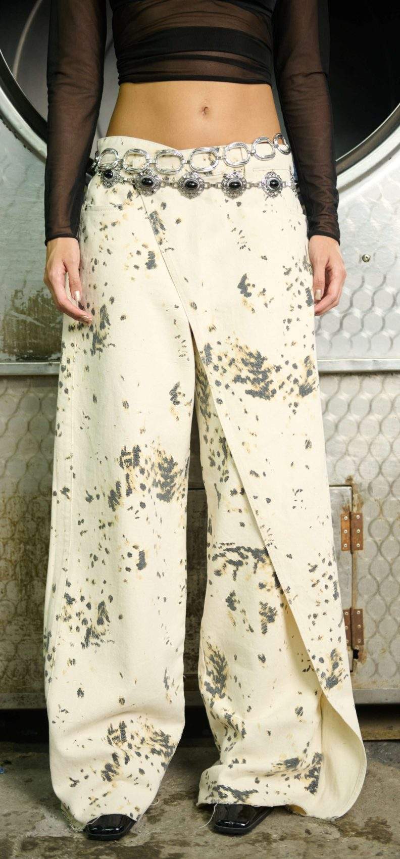 Jean Wide Leg Tiro Medio Marfil Pareo Estampado Distorsion Femenino Impacto Moda - Imagen 6