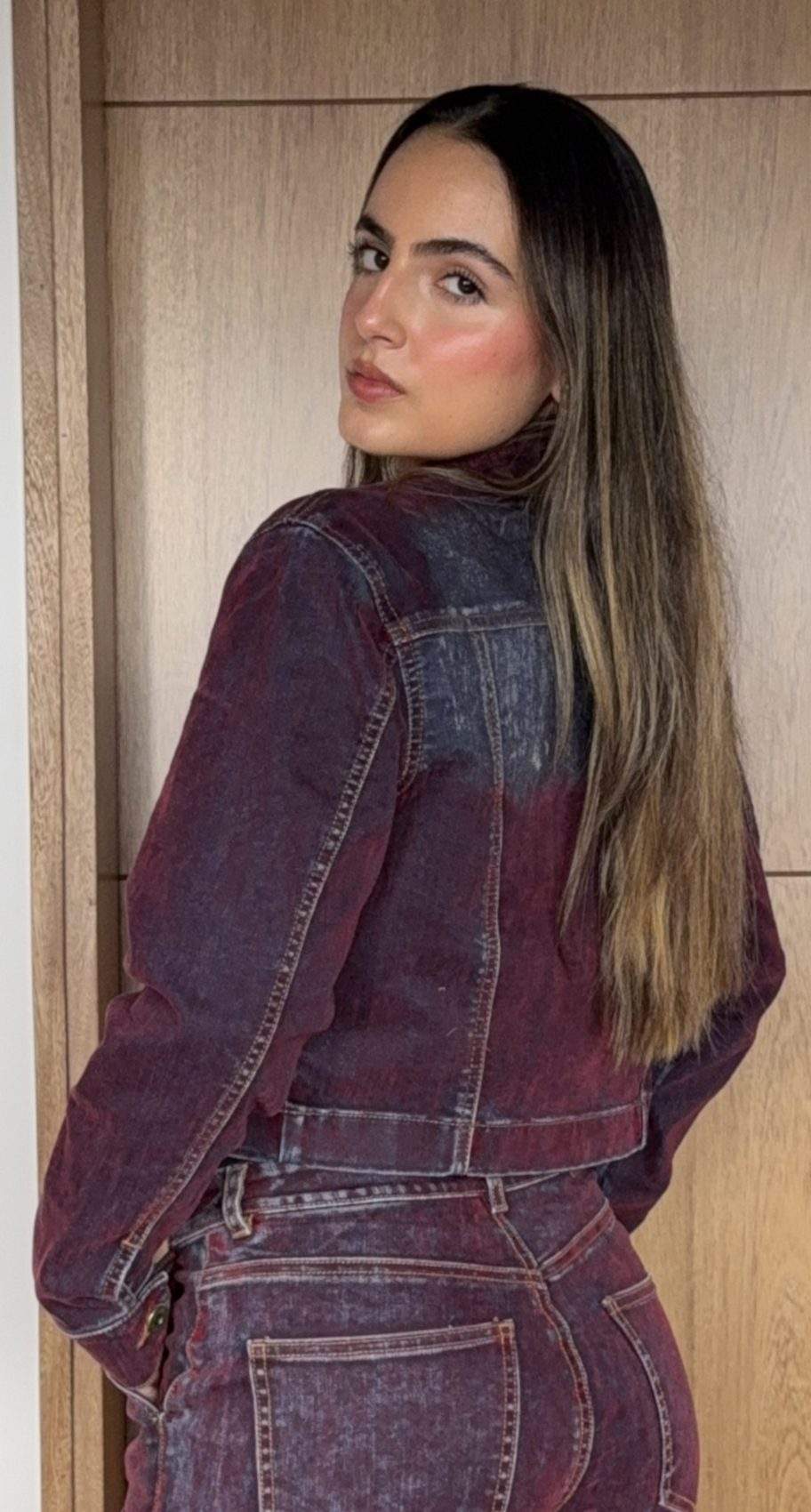 Chaqueta Denim Crop Spec Tex Velvet Vinotinto Azulado Impacto Moda Femenino - Imagen 3