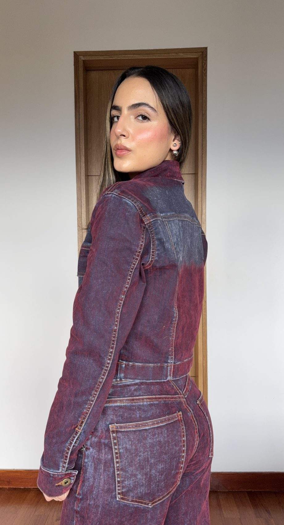 Chaqueta Denim Crop Spec Tex Velvet Vinotinto Azulado Impacto Moda Femenino - Imagen 5