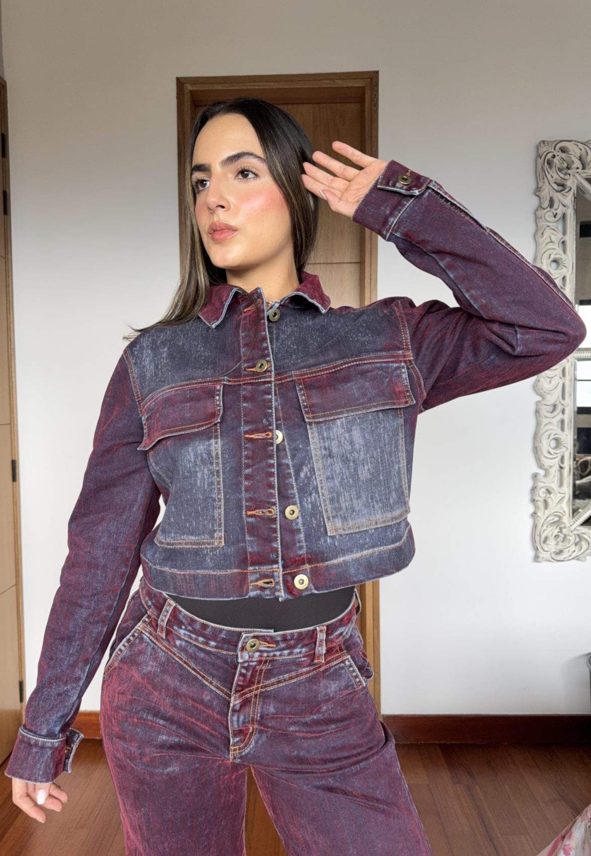 Chaqueta Denim Crop Spec Tex Velvet Vinotinto Azulado Impacto Moda Femenino - Imagen 6