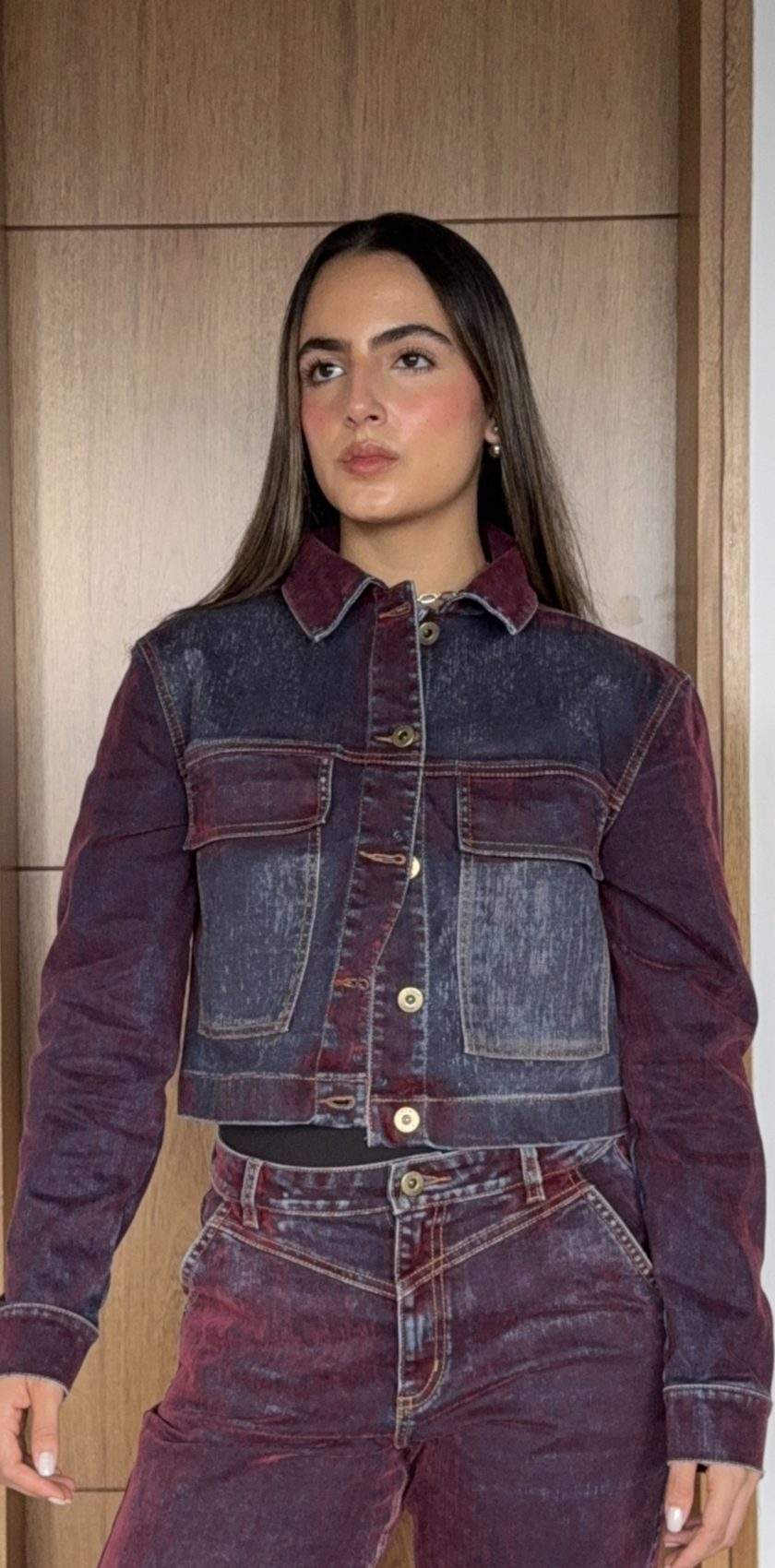Chaqueta Denim Crop Spec Tex Velvet Vinotinto Azulado Impacto Moda Femenino